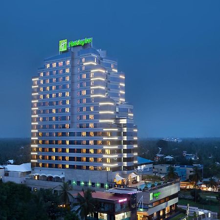 Holiday Inn Cochin Kochi Exterior foto